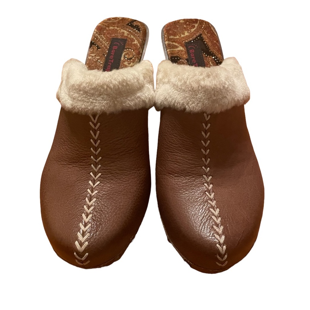 Womens BareTraps brown leather clogs size 9